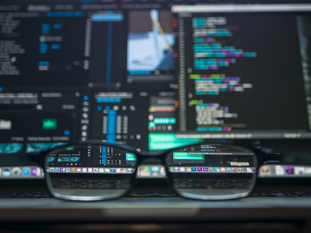 Que faut-il penser du framework Laravel par rapport à symfony